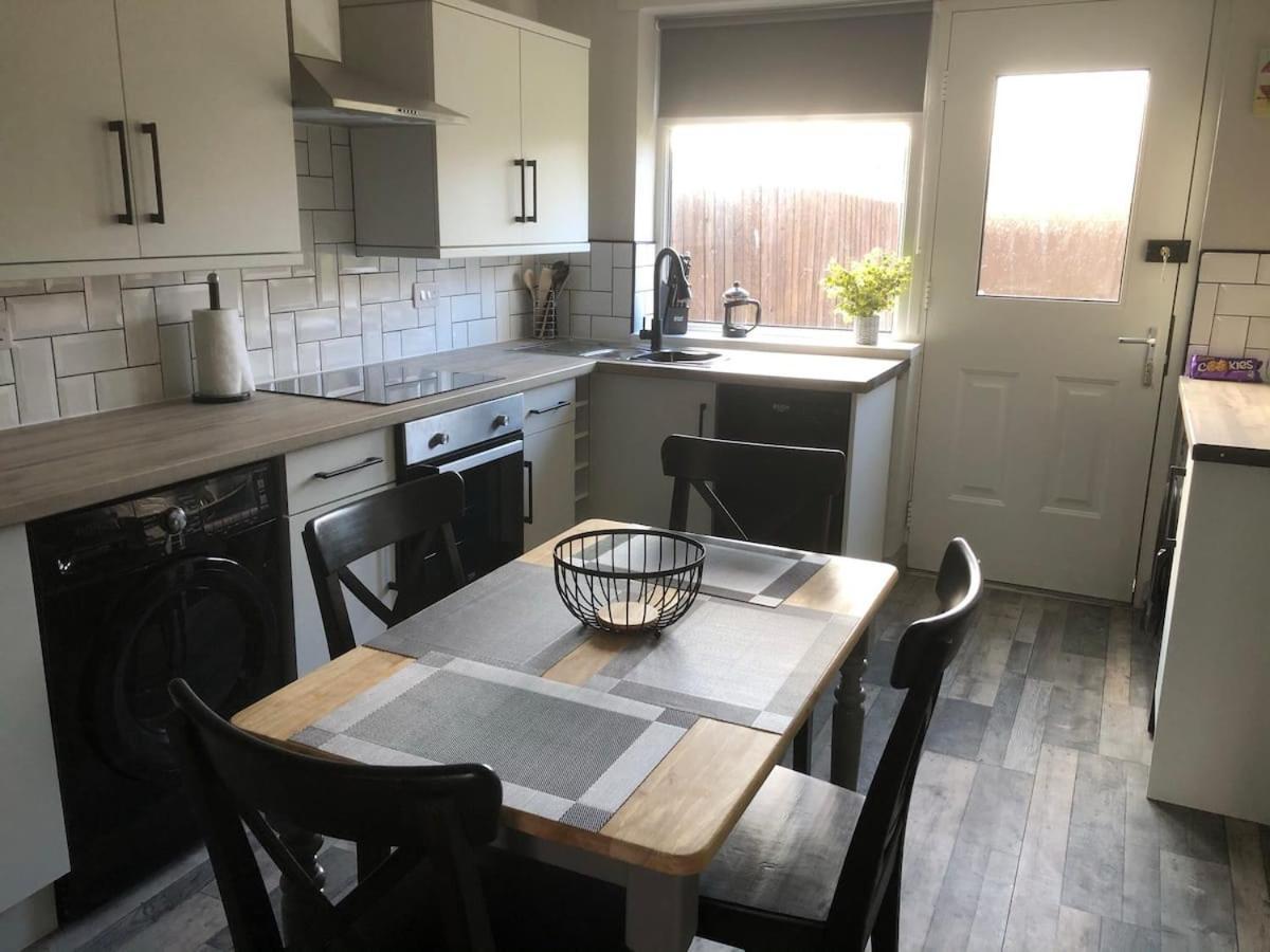 Rowan Place 5 Bedroom Off Street Parking Accommodation Durham Bagian luar foto
